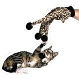 Дразнилка для кошек Trixie Перчатка с помпонами